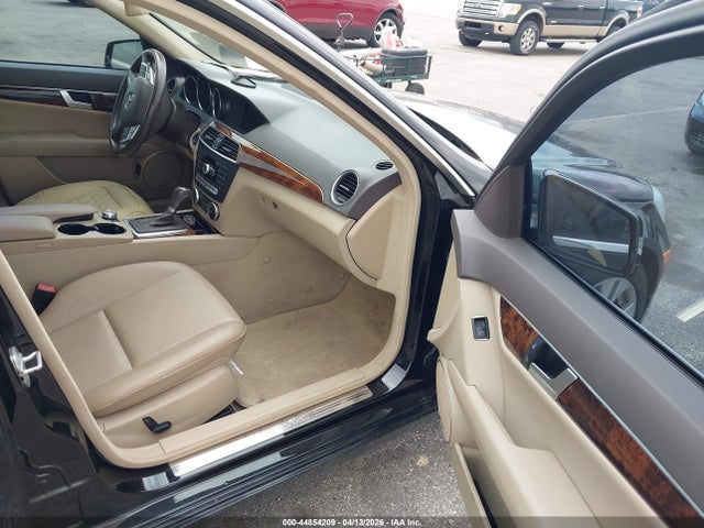 Aukcja sprzedaży 2013 Mercedes-benz C 300 Luxury 4matic, vin: WDDGF8AB1DR252231, numer aukcji: 44854209