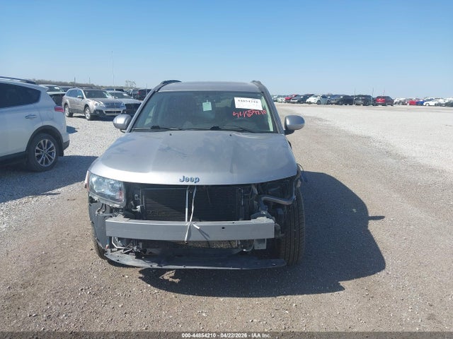 2017 Jeep Compass Latitude 4x4 მანქანა იყიდება აუქციონზე, vin: 1C4NJDEB8HD165545, აუქციონის ნომერი: 44854210