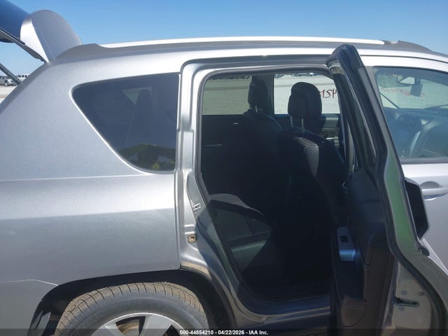2017 Jeep Compass Latitude 4x4 მანქანა იყიდება აუქციონზე, vin: 1C4NJDEB8HD165545, აუქციონის ნომერი: 44854210