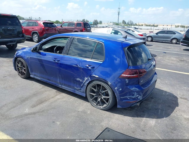 2016 Volkswagen Golf R 4-door მანქანა იყიდება აუქციონზე, vin: WVWUF7AU4GW171559, აუქციონის ნომერი: 44854235
