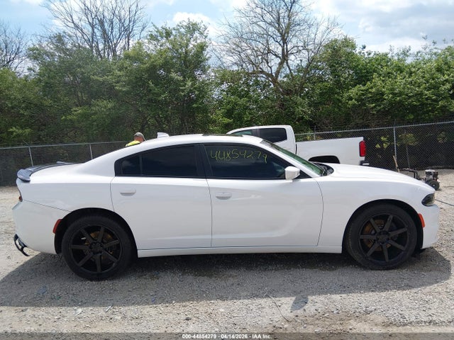 44854279 :رقم المزاد ، 2C3CDXJGXFH754828 vin ، 2015 Dodge Charger Sxt مزاد بيع