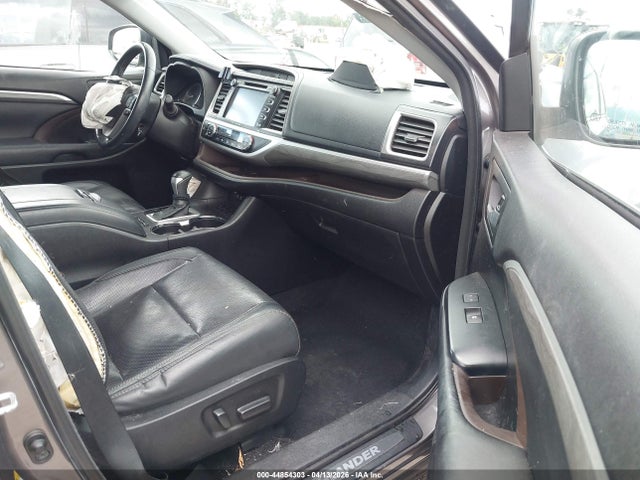 Продаж на аукціоні авто 2017 Toyota Highlander Limited, vin: 5TDYZRFH0HS216174, номер лоту: 44854303