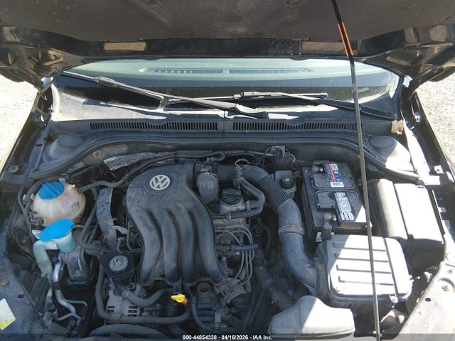2014 Volkswagen Jetta 2.0l S მანქანა იყიდება აუქციონზე, vin: 3VW2K7AJ4EM373921, აუქციონის ნომერი: 44854338