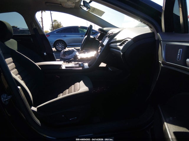 3FA6P0H73JR229514 Ford FUSION SE