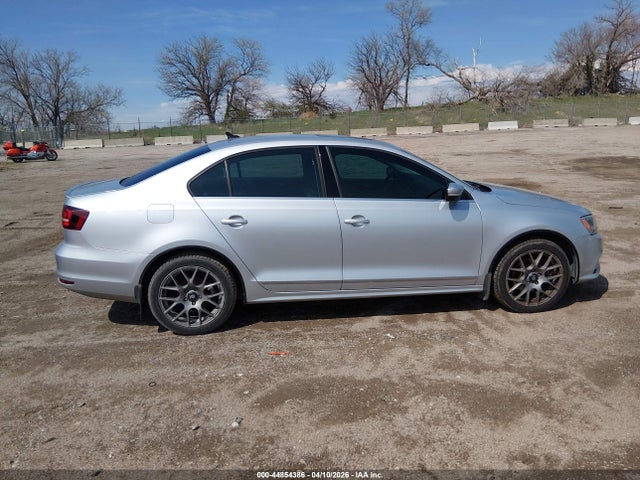 44854386 :رقم المزاد ، 3VWL17AJ8GM203488 vin ، 2016 Volkswagen Jetta 1.8t Sel مزاد بيع
