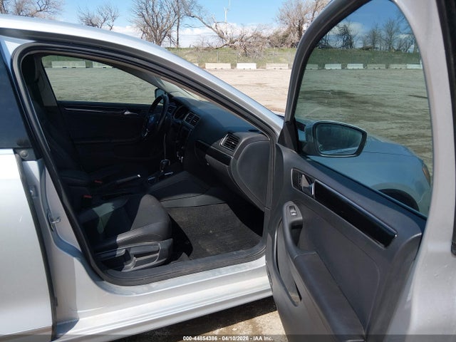 44854386 :رقم المزاد ، 3VWL17AJ8GM203488 vin ، 2016 Volkswagen Jetta 1.8t Sel مزاد بيع