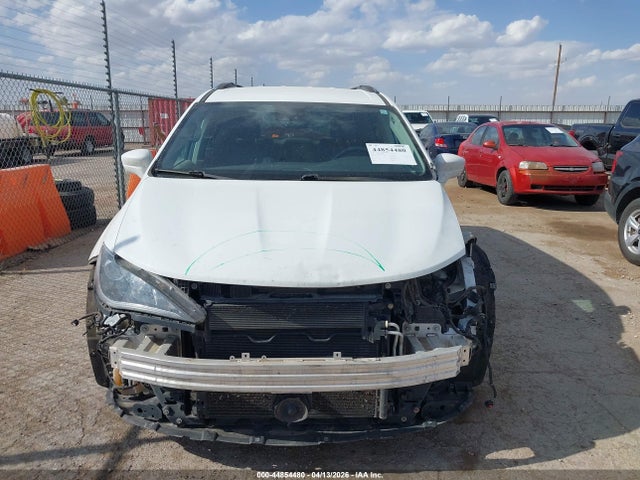 Продаж на аукціоні авто 2017 Chrysler Pacifica Touring-l Plus, vin: 2C4RC1EGXHR650403, номер лоту: 44854480