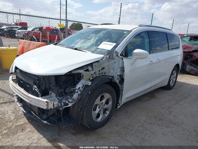 Продаж на аукціоні авто 2017 Chrysler Pacifica Touring-l Plus, vin: 2C4RC1EGXHR650403, номер лоту: 44854480