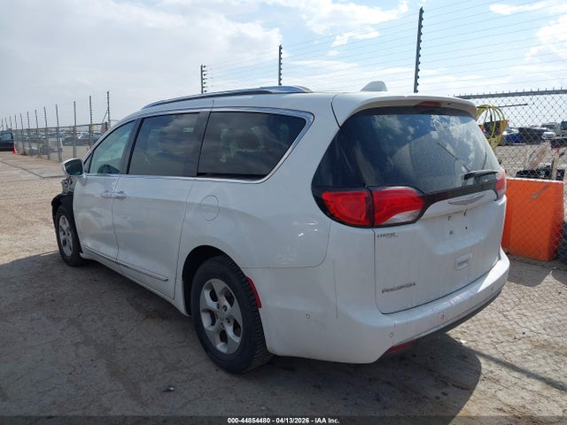 Продаж на аукціоні авто 2017 Chrysler Pacifica Touring-l Plus, vin: 2C4RC1EGXHR650403, номер лоту: 44854480