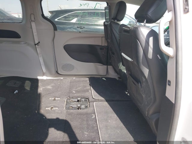 Продаж на аукціоні авто 2017 Chrysler Pacifica Touring-l Plus, vin: 2C4RC1EGXHR650403, номер лоту: 44854480