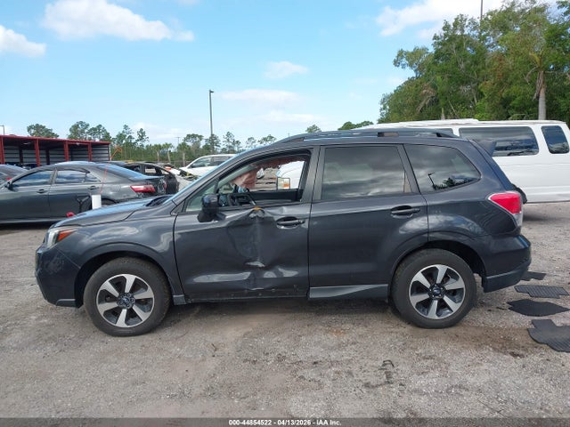 Продаж на аукціоні авто 2017 Subaru Forester 2.5i Premium, vin: JF2SJAEC4HH573318, номер лоту: 44854522