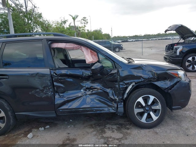Продаж на аукціоні авто 2017 Subaru Forester 2.5i Premium, vin: JF2SJAEC4HH573318, номер лоту: 44854522
