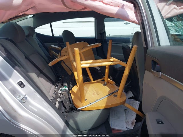 Продажа на аукционе авто 2017 Hyundai Elantra Se, vin: KMHD74LF2HU104588, номер лота: 44854564