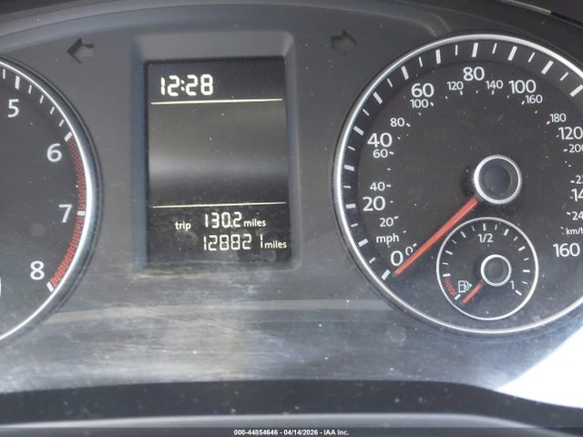 1VWAT7A32FC004813 Volkswagen Passat 1.8t Wolfsburg Edition