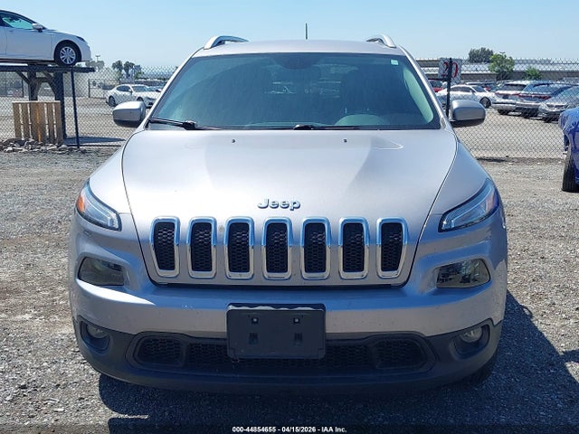1C4PJMCBXJD580996 Jeep Cherokee Latitude 4x4