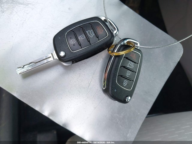 44854770 :رقم المزاد ، KM8J23A45KU006174 vin ، 2019 Hyundai Tucson Se مزاد بيع