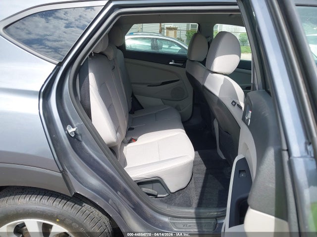 44854770 :رقم المزاد ، KM8J23A45KU006174 vin ، 2019 Hyundai Tucson Se مزاد بيع