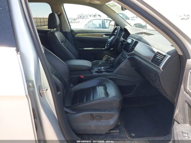Продаж на аукціоні авто 2018 Volkswagen Atlas 3.6l V6 Sel Premium, vin: 1V2NR2CA2JC565943, номер лоту: 44854832