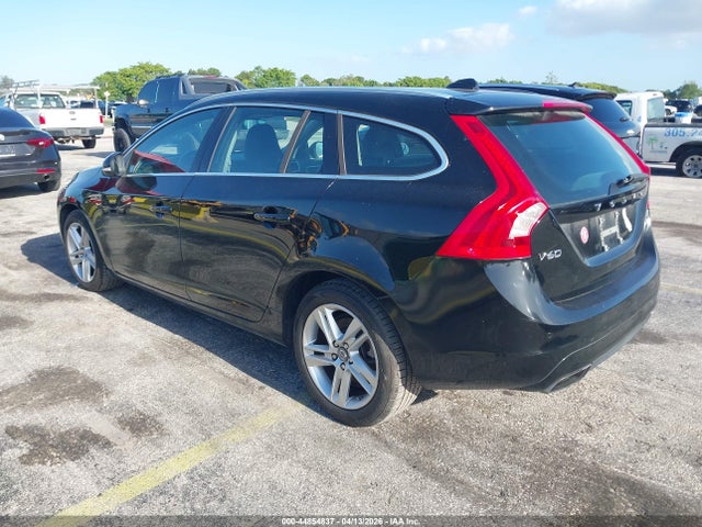 2015 VOLVO V60 YV1612SK0F1226649 Photo 2