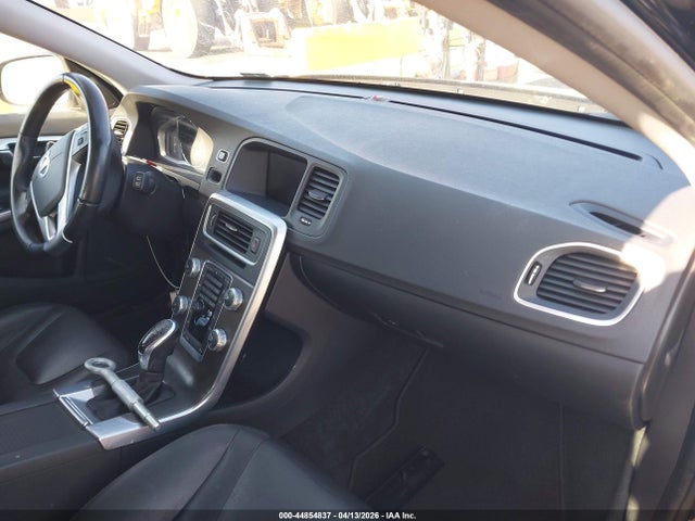 2015 VOLVO V60 YV1612SK0F1226649 Photo 4