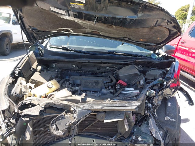 JTMZFREV0JJ734566 Toyota RAV4 LE