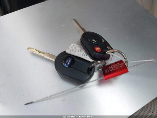 1FMCU0GX5GUC90125 Ford ESCAPE SE
