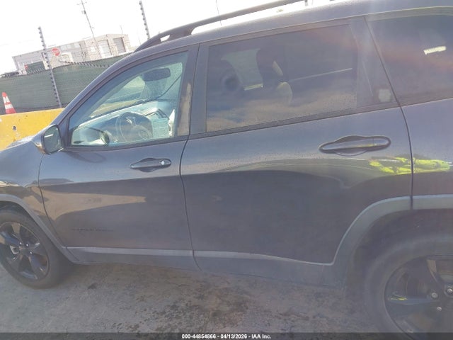 1C4PJLCX8JD596197 Jeep Cherokee Latitude Fwd