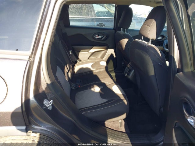 1C4PJLCX8JD596197 Jeep Cherokee Latitude Fwd