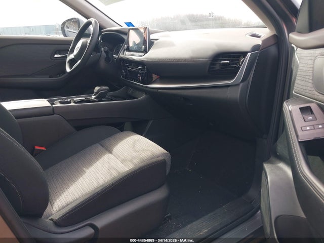 44854869 :رقم المزاد ، JN8BT3BB9NW333449 vin ، 2022 Nissan Rogue Sv Intelligent Awd مزاد بيع
