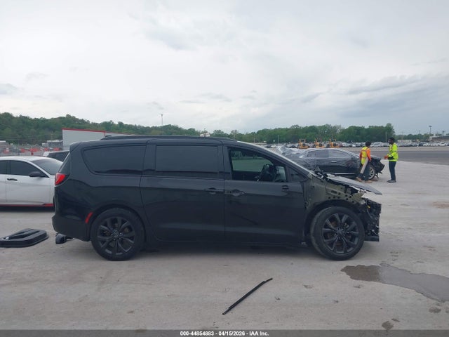 44854883 :رقم المزاد ، 2C4RC1EG6LR229318 vin ، 2020 Chrysler Pacifica Touring L Plus مزاد بيع