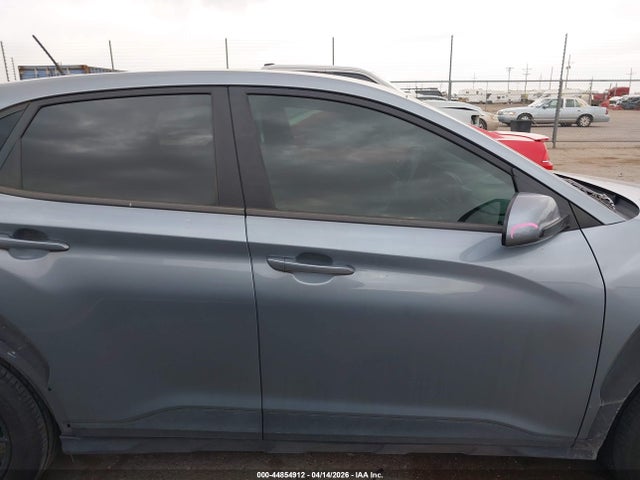 44854912 :رقم المزاد ، KM8K12AA1MU657862 vin ، 2021 Hyundai Kona Se مزاد بيع