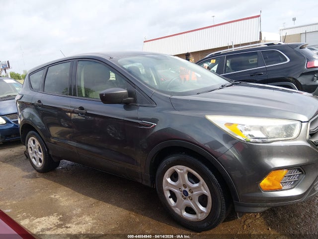 2017 Ford Escape S მანქანა იყიდება აუქციონზე, vin: 1FMCU0F7XHUE94597, აუქციონის ნომერი: 44854940