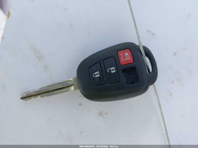 Продажа на аукционе авто 2016 Toyota Rav4 Xle, vin: 2T3RFREV3GW451024, номер лота: 44854970