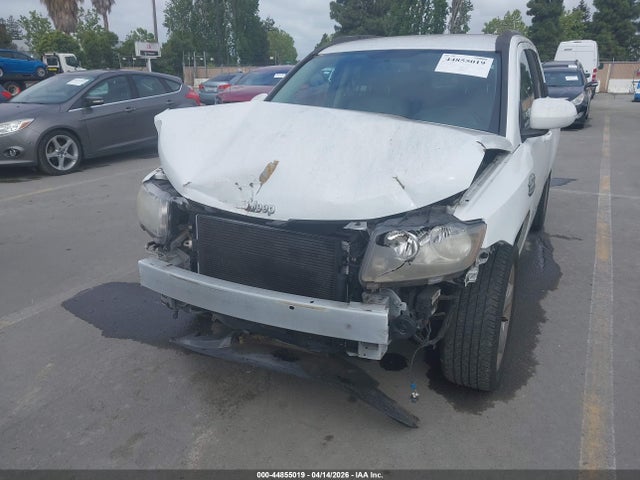 2014 Jeep Compass Latitude მანქანა იყიდება აუქციონზე, vin: 1C4NJCEB6ED850469, აუქციონის ნომერი: 44855019