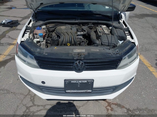 3VW1K7AJ4EM380010 Volkswagen Jetta 2.0l S