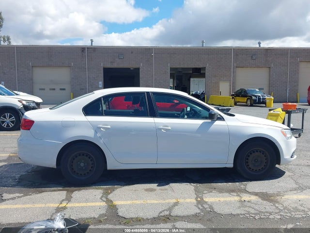 3VW1K7AJ4EM380010 Volkswagen Jetta 2.0l S