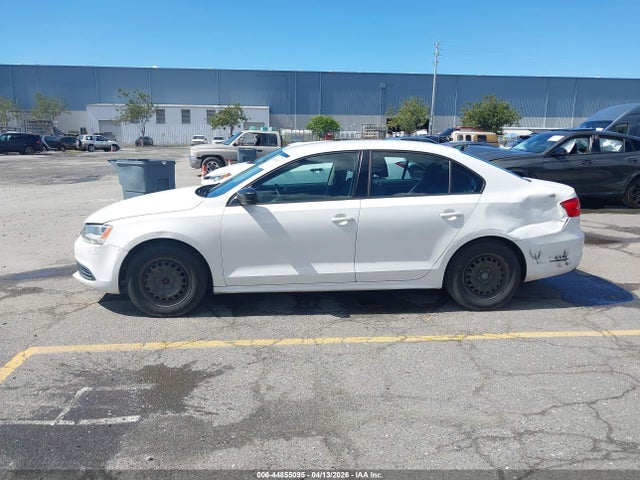 3VW1K7AJ4EM380010 Volkswagen Jetta 2.0l S