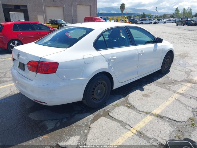 3VW1K7AJ4EM380010 Volkswagen Jetta 2.0l S