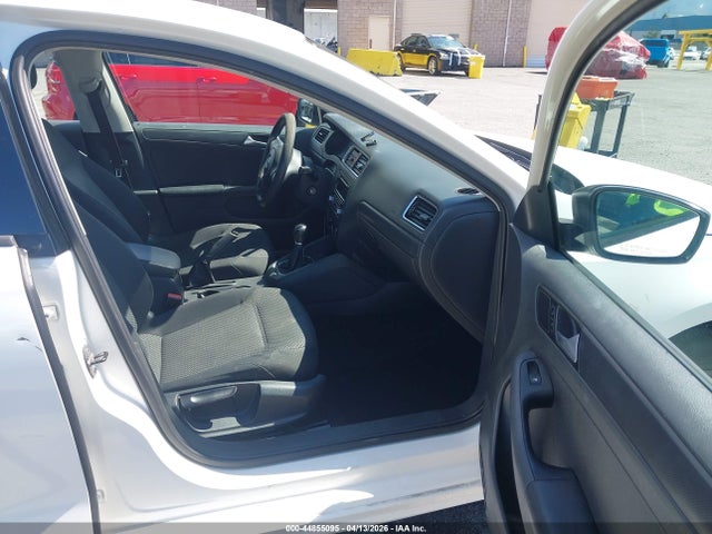 3VW1K7AJ4EM380010 Volkswagen Jetta 2.0l S