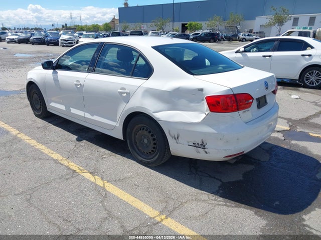3VW1K7AJ4EM380010 Volkswagen Jetta 2.0l S