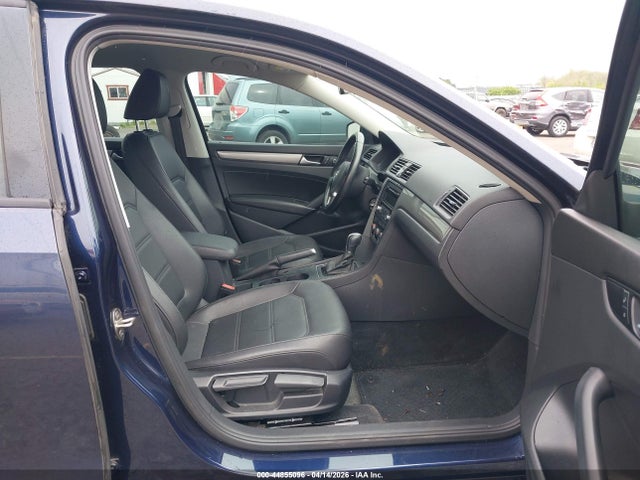 Продажа на аукционе авто 2015 Volkswagen Passat 1.8t Wolfsburg Edition, vin: 1VWAT7A34FC071381, номер лота: 44855096