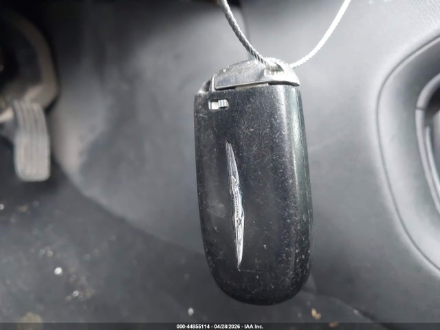 44855114 :رقم المزاد ، 1C3CCCCB2FN659894 vin ، 2015 Chrysler 200 C مزاد بيع