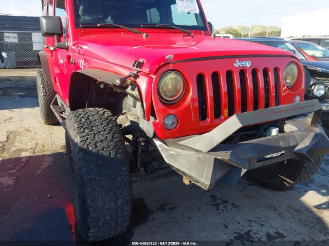 1C4HJWDG6HL615026 Jeep Wrangler Unlimited Sport 4x4