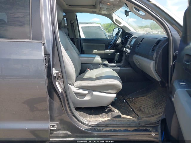 5TDBY5G18KS169079 Toyota Sequoia Sr5