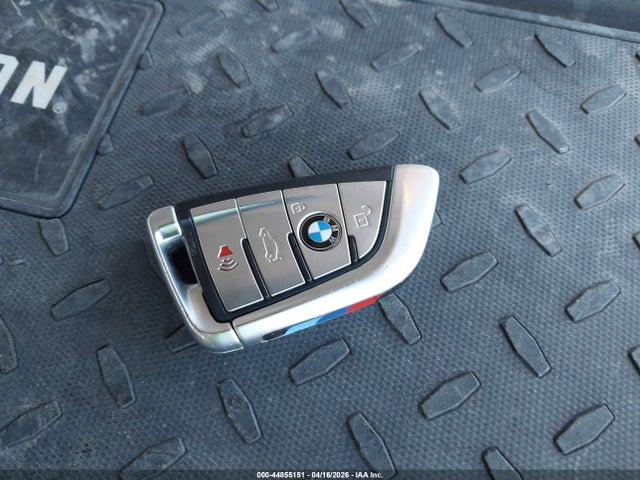 44855151 :رقم المزاد ، WBS83CH02MCG02267 vin ، 2021 Bmw M5 مزاد بيع