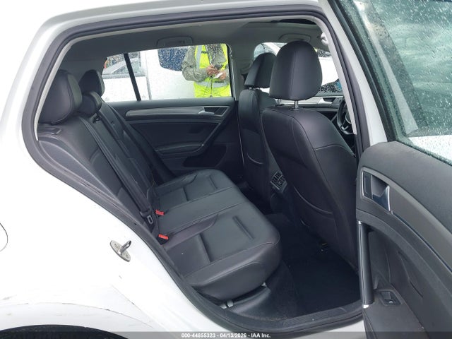 3VW217AU1FM051073 Volkswagen Golf Tsi Se 4-door