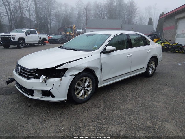 Продаж на аукціоні авто 2017 Volkswagen Passat 1.8t S, vin: 1VWAT7A35HC083168, номер лоту: 44855369