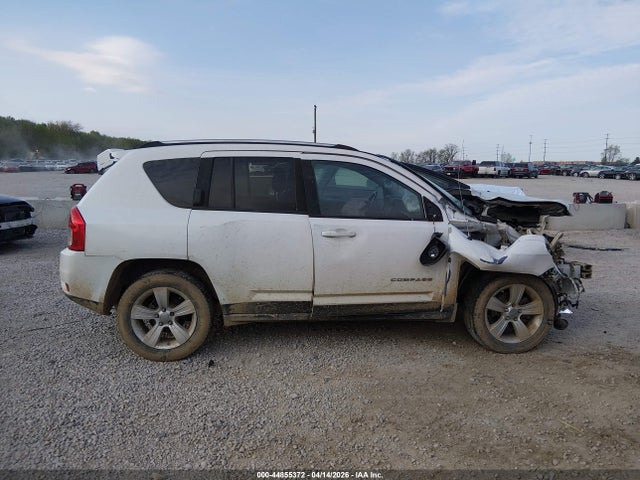 2012 Jeep Compass Latitude მანქანა იყიდება აუქციონზე, vin: 1C4NJDEBXCD572839, აუქციონის ნომერი: 44855372