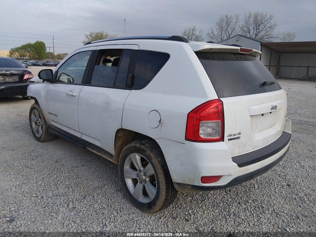 2012 Jeep Compass Latitude მანქანა იყიდება აუქციონზე, vin: 1C4NJDEBXCD572839, აუქციონის ნომერი: 44855372
