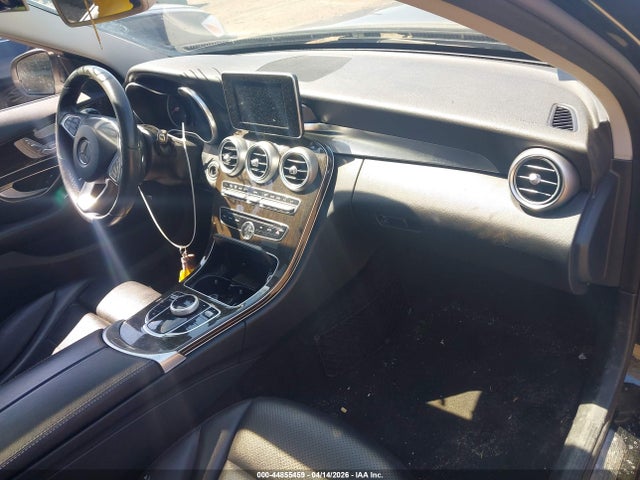 Aukcja sprzedaży 2017 Mercedes-benz C 300 4matic, vin: 55SWF4KB9HU196627, numer aukcji: 44855459